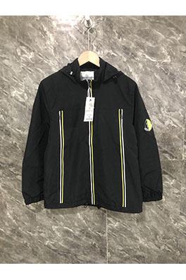 モンクレール 軽量フード付きジャケット