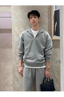 ディオールスーパーコピー 刺繍入りグレーのスウェットシャツ