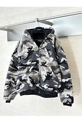 バレンシアガコピー Balenciaga オーバーサイズのファーコート