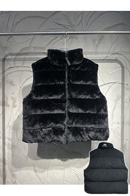 バレンシアガ SKI スキーコレクション3B Sports Icon Skiレター刺繍リバーシブルファーコットンベスト