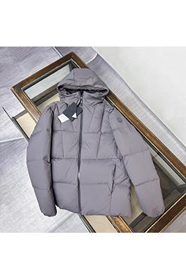 モンクレール Fusain 新しいショートダウンジャケット