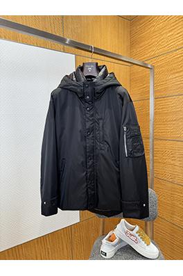 プラダ 袖パッチポケット付きボタンダウンフード付きダウンジャケット