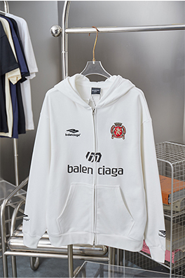 バレンシアガ マンチェスター・ユナイテッド 刺繍入り 01 ジップアップ パーカー