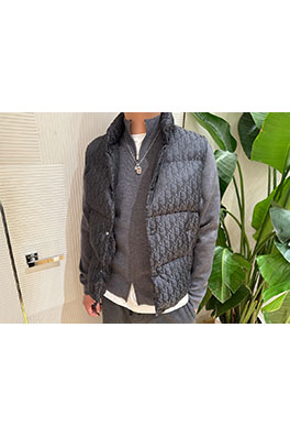 ディオールスーパーコピー クラシカルなモノグラム柄ダウンベスト