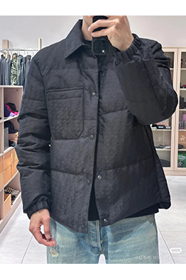 ディオール ダークパターンのジャカード総柄ダウンジャケット