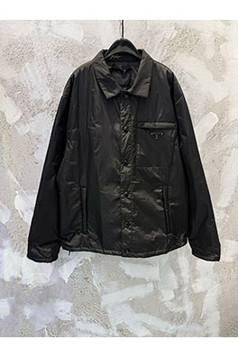 プラダ リサイクルナイロン トライアングルラベル ジッパーポケット 薄手コットンジャケット