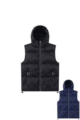 グッチコピー Gロゴが全面にあしらわれた黒のフード付きダウンベスト