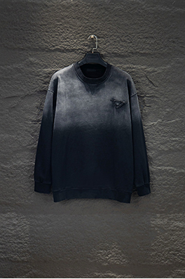 プラダ 420g ヘビーデューティー サンドブラストダメージ刺繍スウェットシャツ