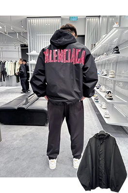 バレンシアガ ローズピンクのマスキングテープフード付きウィンドブレーカー