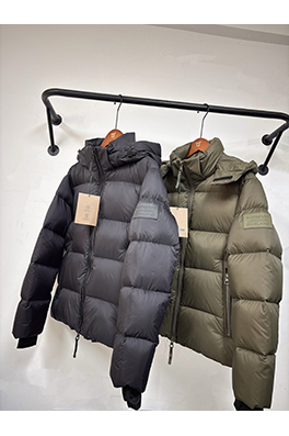 バーバリー 新しいフード付きダウンジャケット