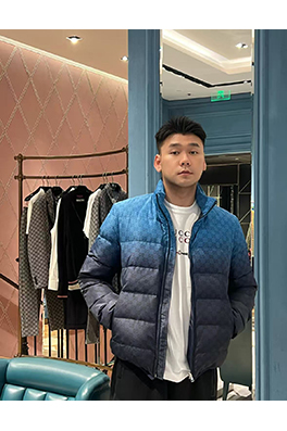 グッチコピー 新しいグラデーションダウンジャケット