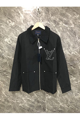 ルイヴィトンコピー ロゴレタリング刺繍入りブラックワークジャケット