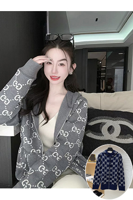 グッチ 新作の五芒星プリントフード付きニットセーター