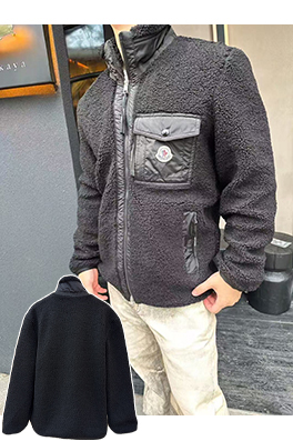 モンクレール ラムウールの刺繍コート