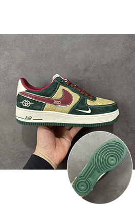 Nike Air Force 1'07 Low × Gucci ローカットのカジュアルスニーカー