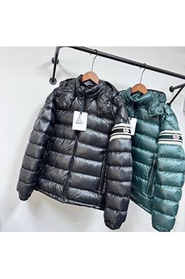 モンクレールコピー 取り外し可能なフード付きダウンジャケット