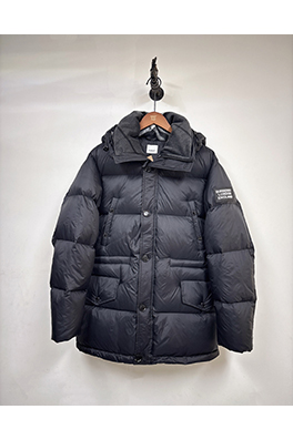 バーバリー 新作ミドル丈チェック柄ダウンジャケット