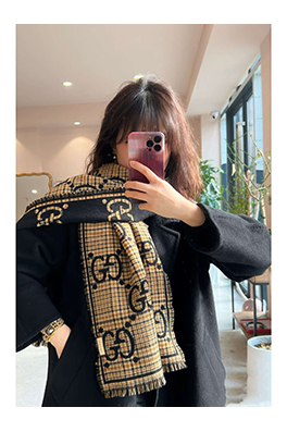 グッチ チェック柄Gウールスカーフ