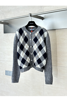 プラダスーパーコピー 刺繍ダイヤモンド柄ニットカーディガン