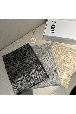 ロエベスーパーコピー アップグレードされたチェッカーボードデザインのスカーフ