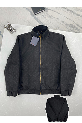 ルイヴィトンスーパーコピー 全面にロゴプリントと小型飛機のデザインたレザージャケット