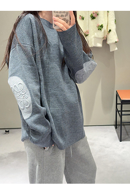ロエベスーパーコピー アップリケ刺繍ニットプルオーバー