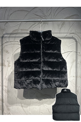 バレンシアガ SKI スキーコレクション3B Sports Icon Skiレター刺繍リバーシブルファーコットンベスト