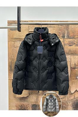 ルイヴィトン 新モデルモノグラムダウンジャケット