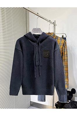 プラダスーパーコピー 新モデルクラシックレターロゴフード付きセーター