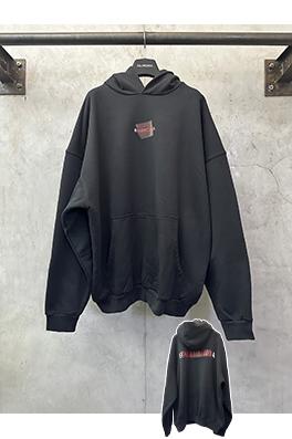 バレンシアガスーパーコピー Balenciaga 赤い刺繍ロゴパーカー