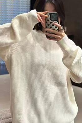 ルイヴィトン ベーシックなロゴ刺繍り無地プルオーバーニットセーター