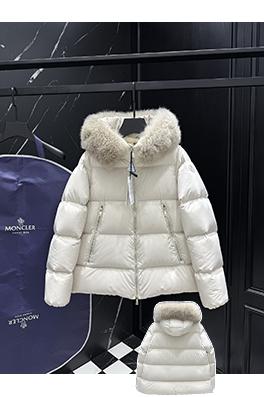 モンクレール Laichefur レディース フード付きショートAラインダウンジャケット