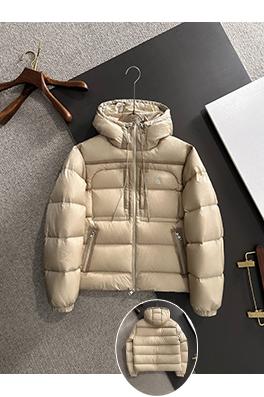 モンクレールコピー 人気スターがする同型モデルのダウンジャケット