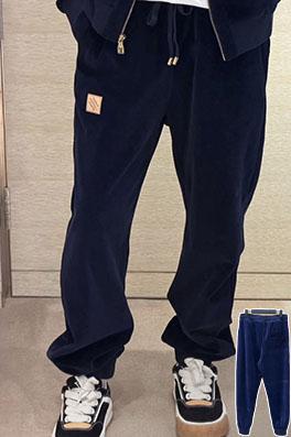 ルイヴィトンスーパーコピー レザーロゴコーデュロイパンツ