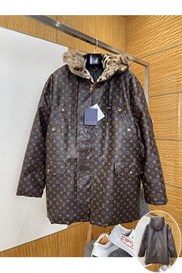 ルイヴィトン 全体にモノグラムプリントをしたファーカラーのフード付きパーカー