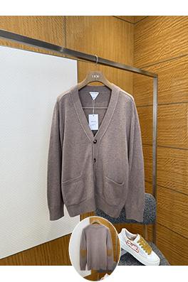 ボッテガヴェネタスーパーコピー 袖に装飾のあるVネックニットカーディガン