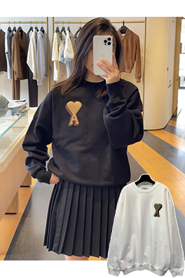 アミ レターハート型クルーネックスウェットシャツ