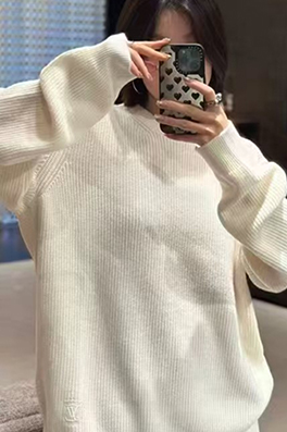 ルイヴィトン ベーシックなロゴ刺繍り無地プルオーバーニットセーター