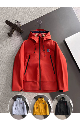 モンクレール 新しいトレンチコートジャケット