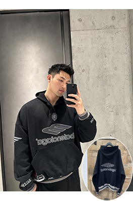 バレンシアガ Balenciaga 新しいフード付きスウェットシャツ