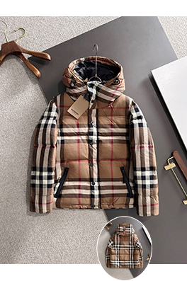 バーバリー チェック柄フード付きダウンジャケット