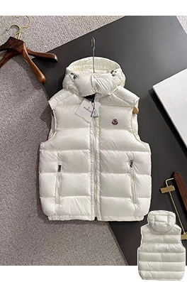 モンクレール maya クラシックデザインのダウンベスト
