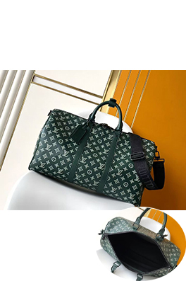 ルイヴィトン Keypole 50 ナチュラルグリーンの半円形バッグ M27179