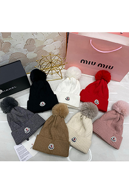 モンクレール 新しいボールニット帽