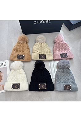 ルイヴィトン 新作ポンポンニット帽