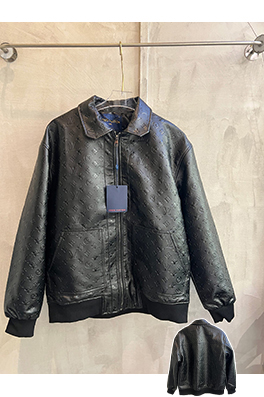 ルイヴィトン クラシックなモノグラムエンボスレザージャケット