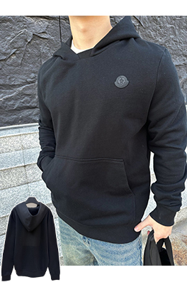 モンクレールコピー 背面に同色のロゴが入ったコットンフード付きスウェットシャツ