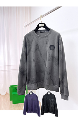 クロムハーツスーパーコピー フロントグラフィックウェビングとロゴデザインのスウェットシャツ