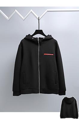 プラダスーパーコピー PRADA 赤いロゴパッチのジップアップフード付きジャケット