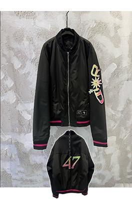 ディオール リブ編みのレタリングと刺繍パッチワークがされたブラックのベースボールスタイルのコットンジャケット